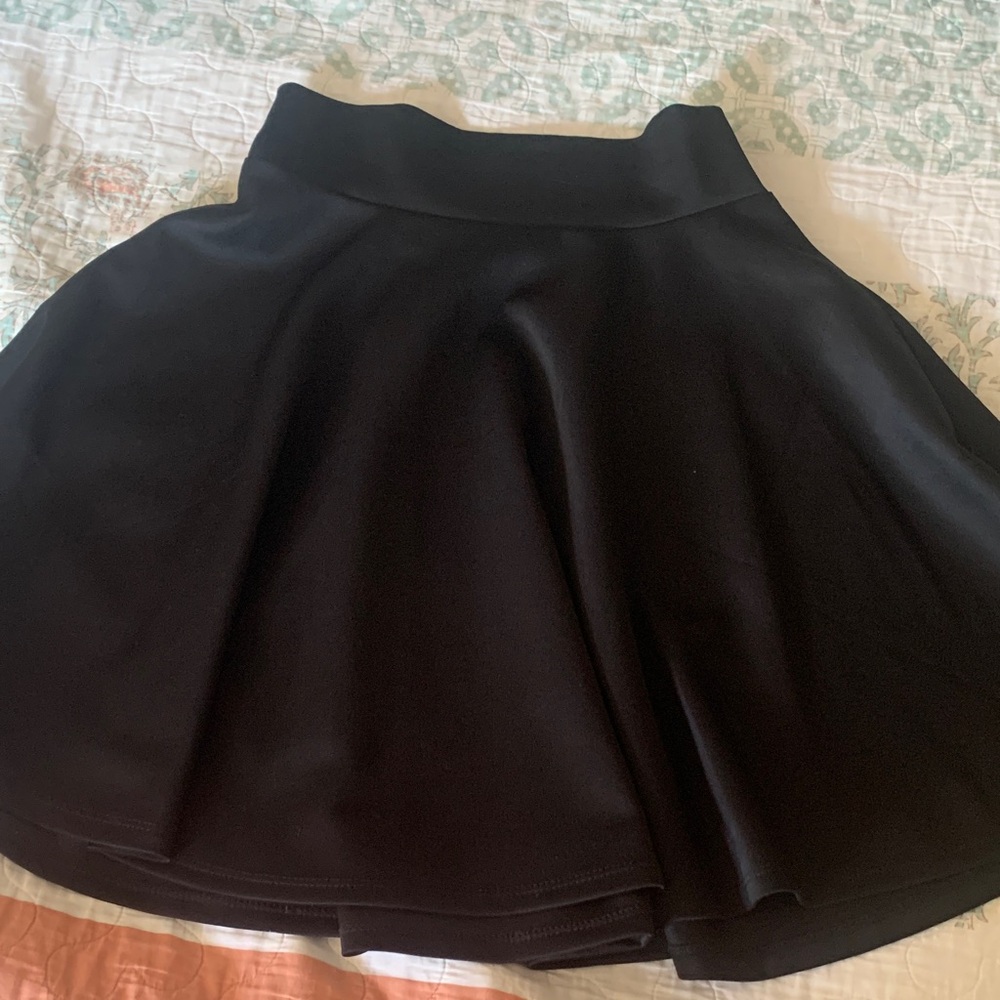 Chic Black Mini Skirt for Women